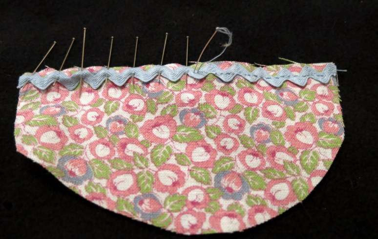 Stitching trim to the bonnet