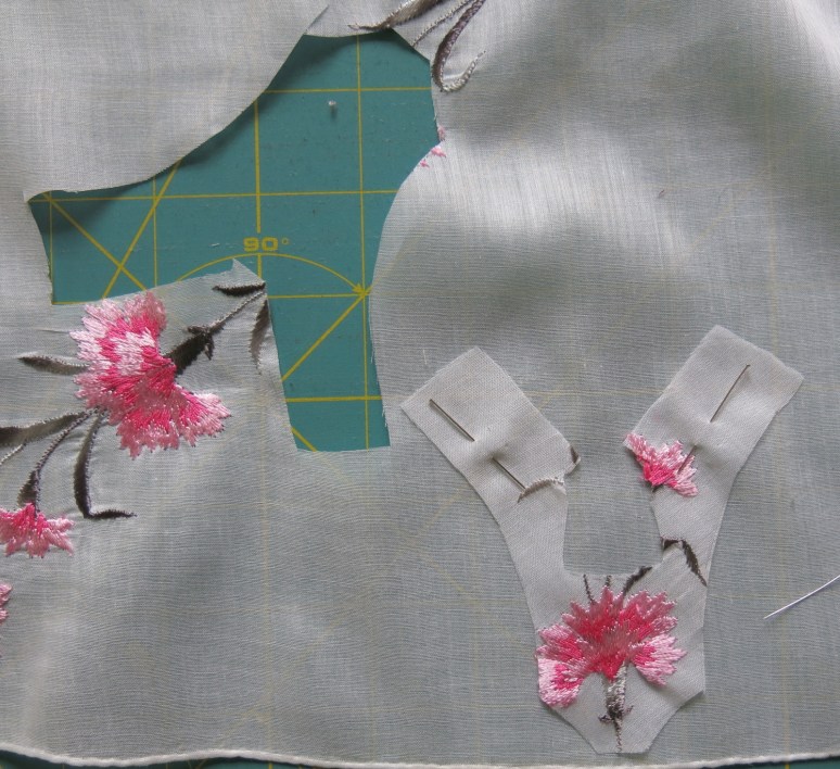 Bodice stitched to lining before cutting it out