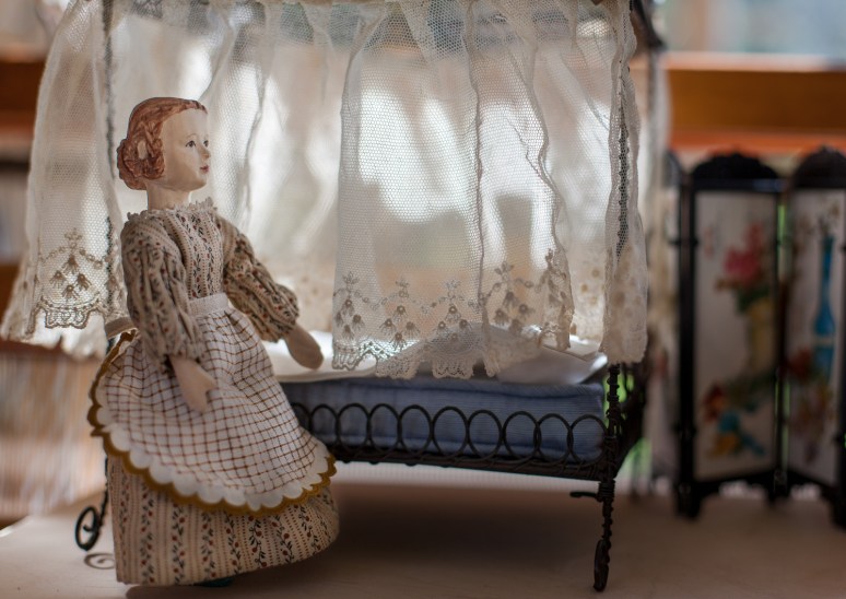 This net lace should be a little longer