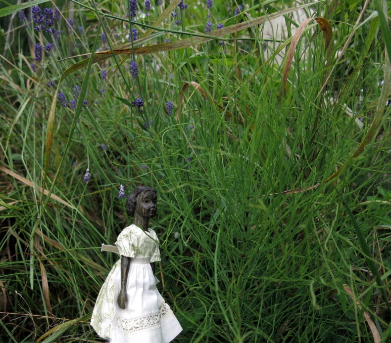 Perdita in the weeds