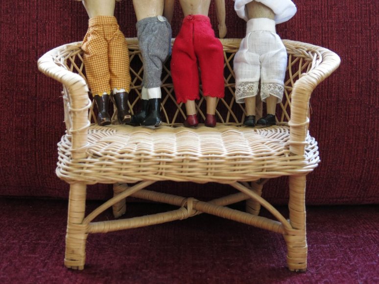 Various ways of finishing the hem.