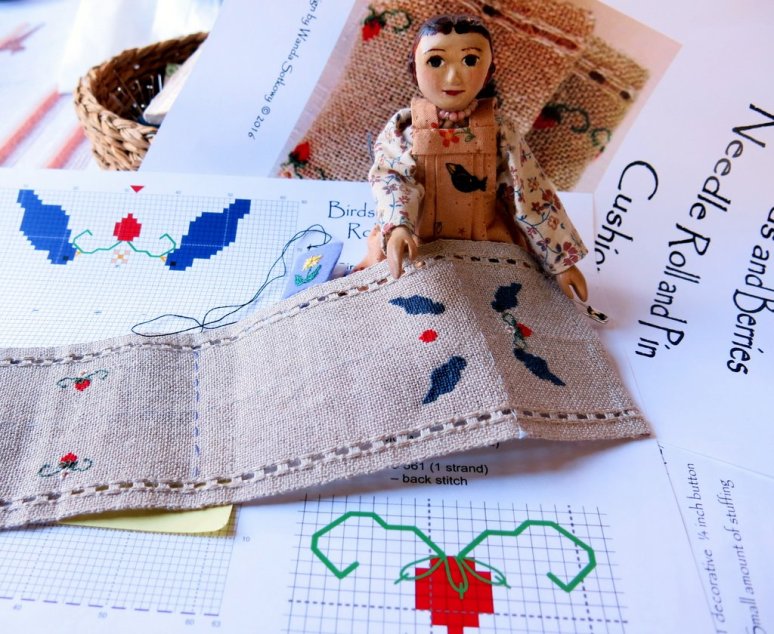 Four birds, six berries